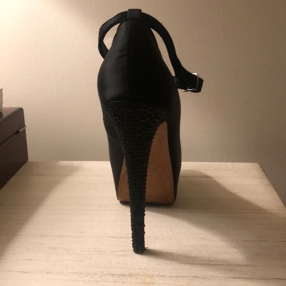 H by Halston black platform pump - Picture 4 of 5